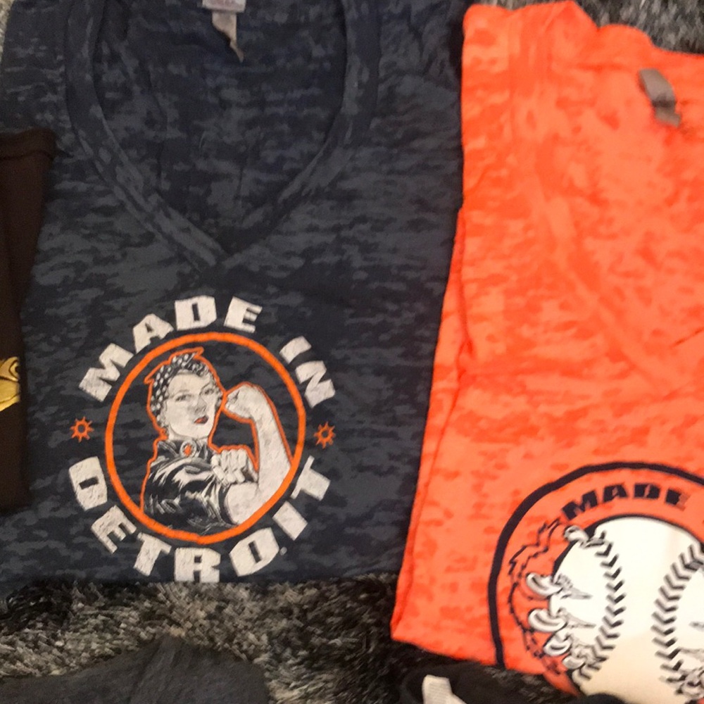 Detroit logo shirts - Picture 2 of 4